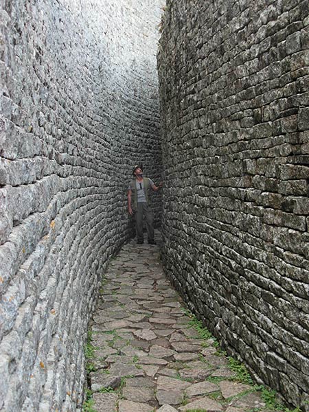 Great Zimbabwe ruins, mysterious inner corridor